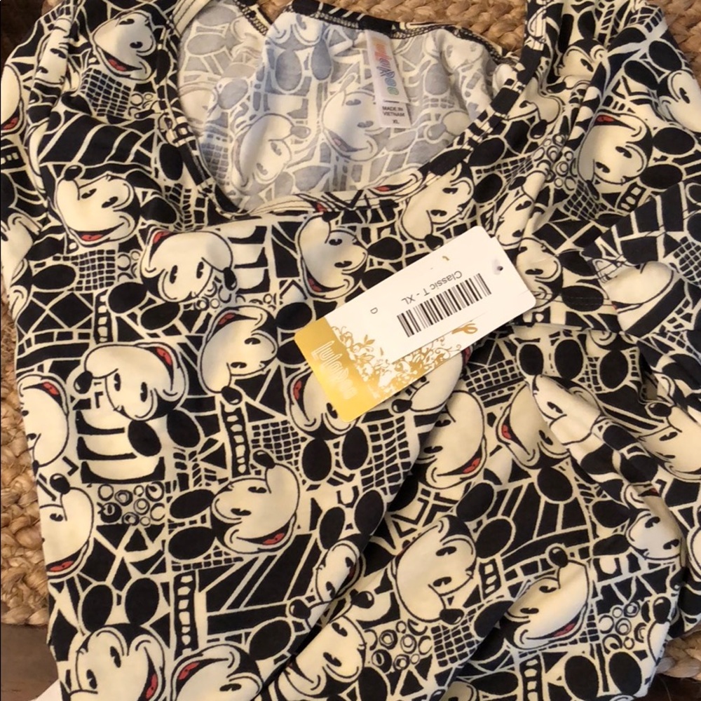 Lularoe classic shirt